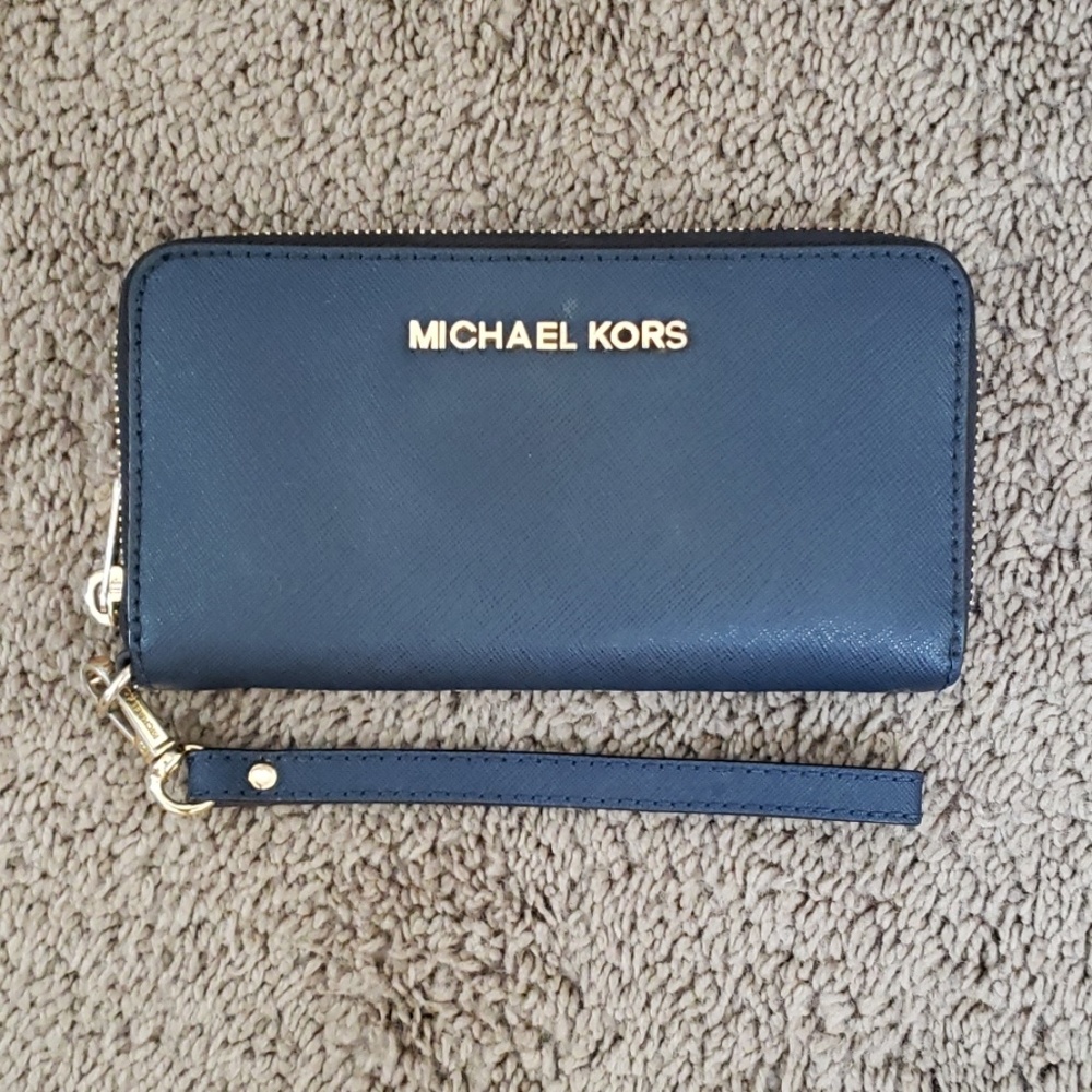 MICHAEL KORS | Travel Wristlet